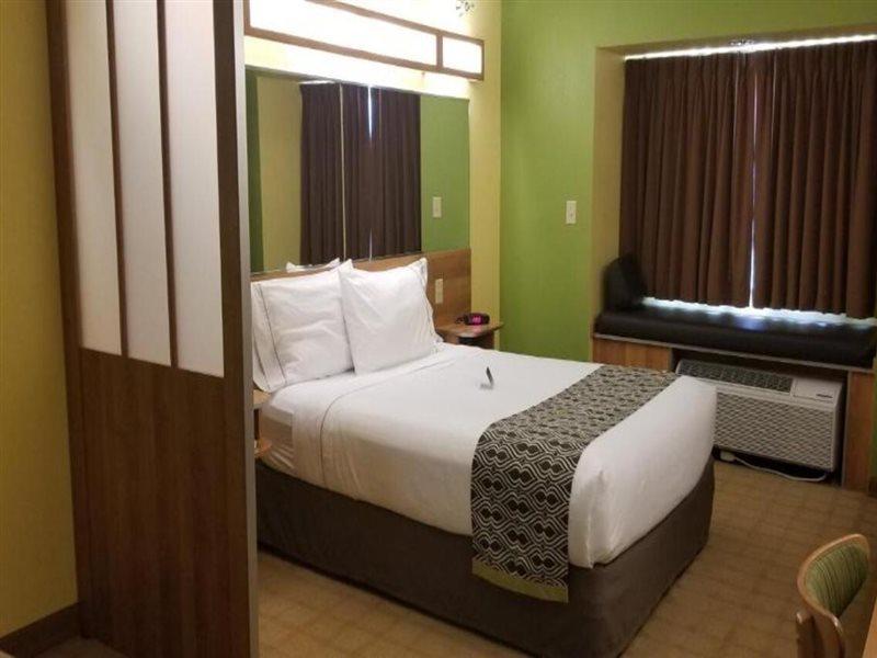 Microtel Inn & Suites By Wyndham Delphos Esterno foto