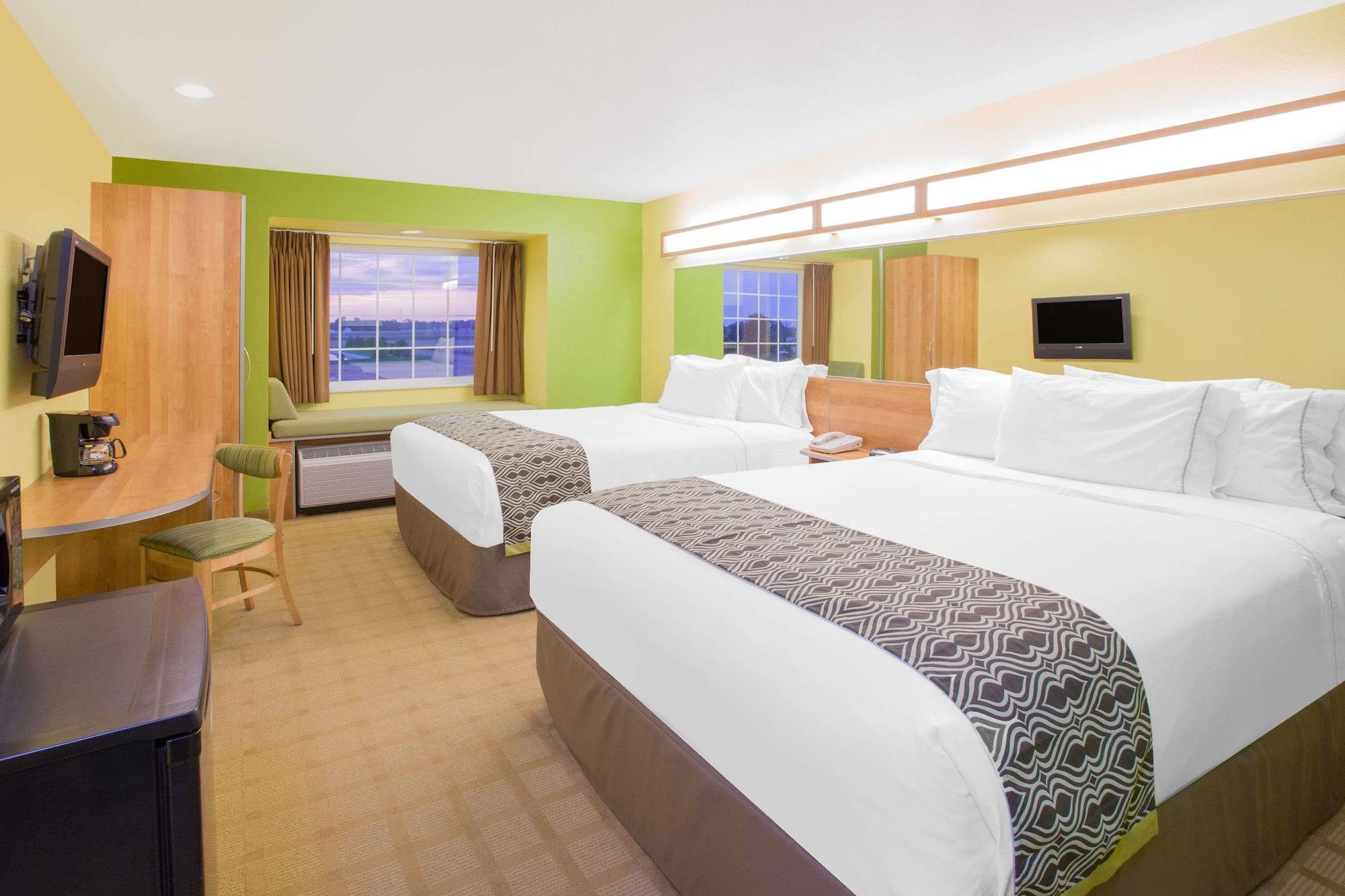 Microtel Inn & Suites By Wyndham Delphos Esterno foto