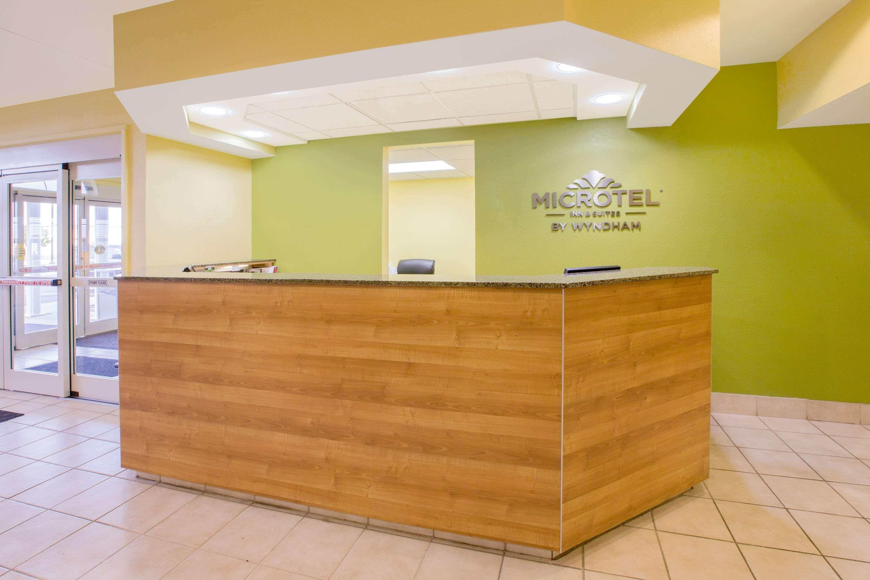 Microtel Inn & Suites By Wyndham Delphos Esterno foto