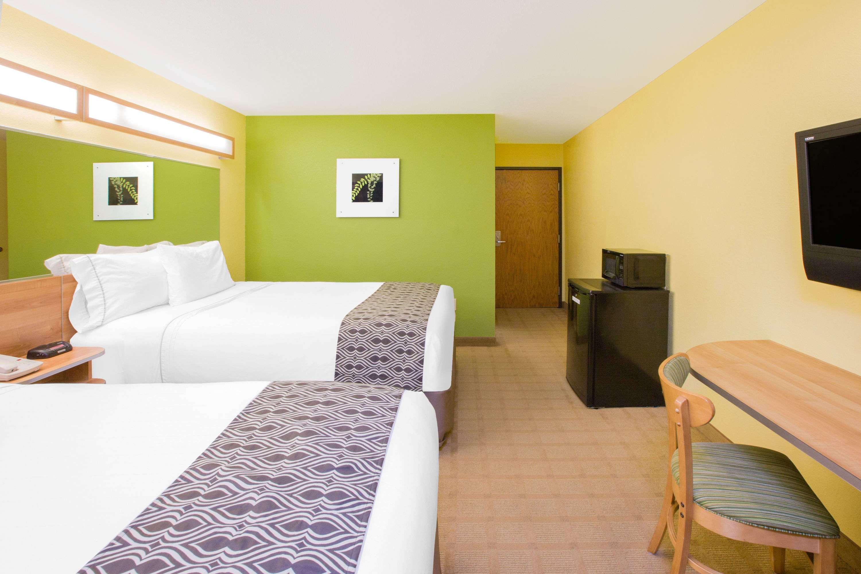 Microtel Inn & Suites By Wyndham Delphos Esterno foto