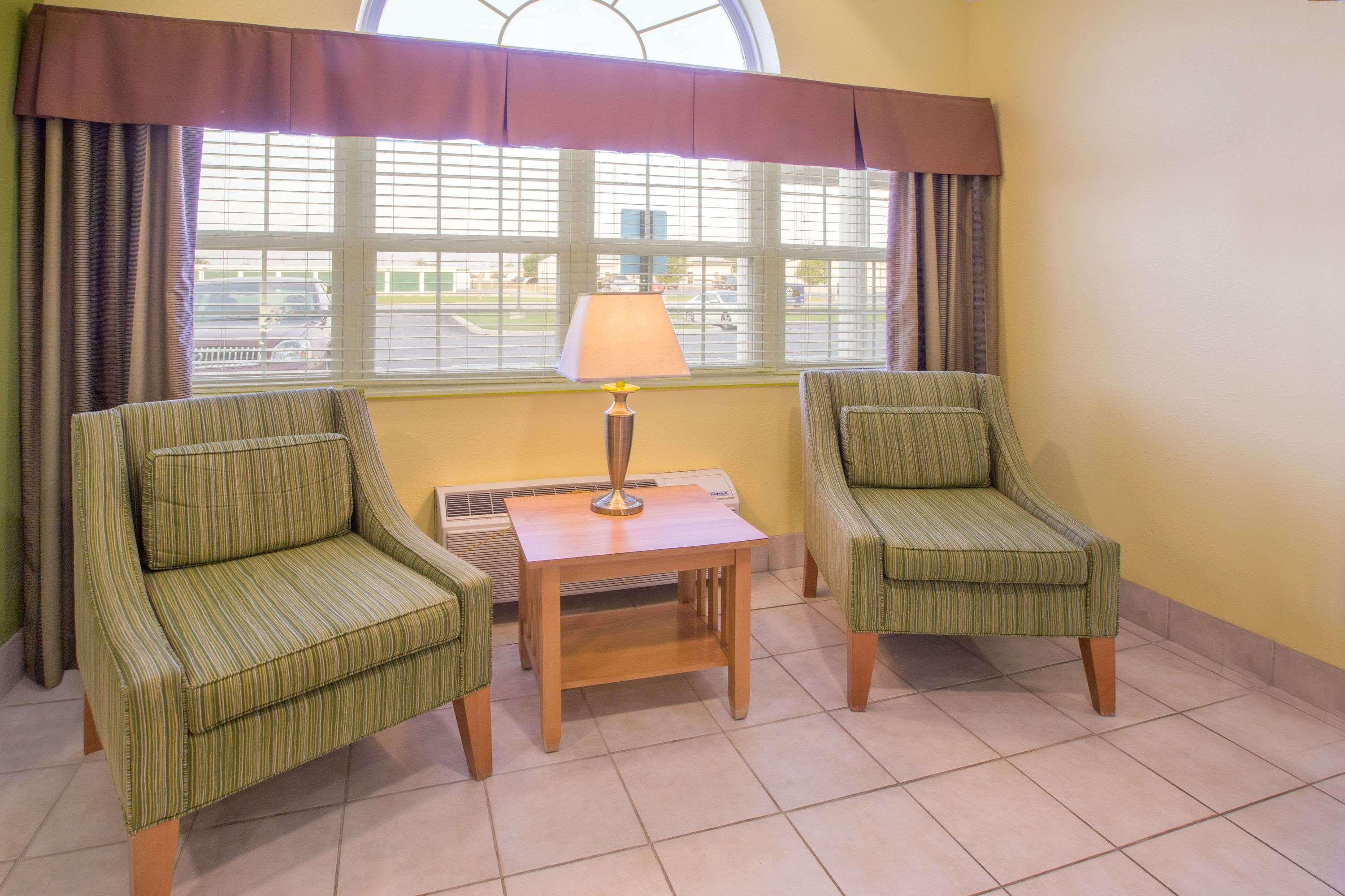 Microtel Inn & Suites By Wyndham Delphos Esterno foto