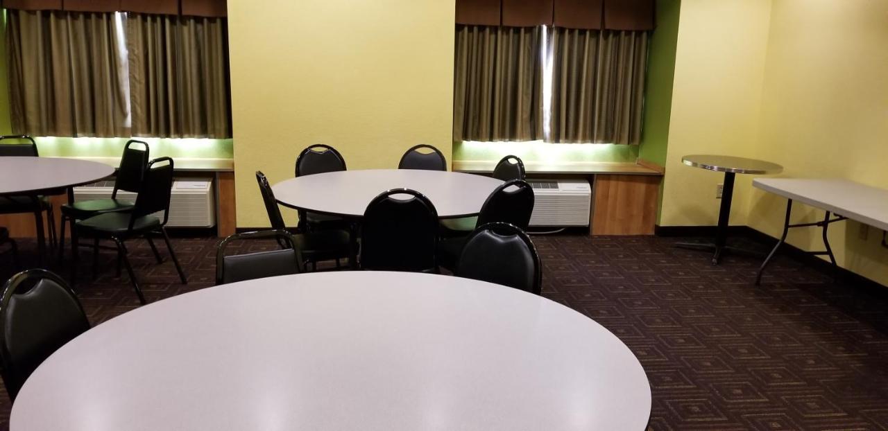 Microtel Inn & Suites By Wyndham Delphos Esterno foto
