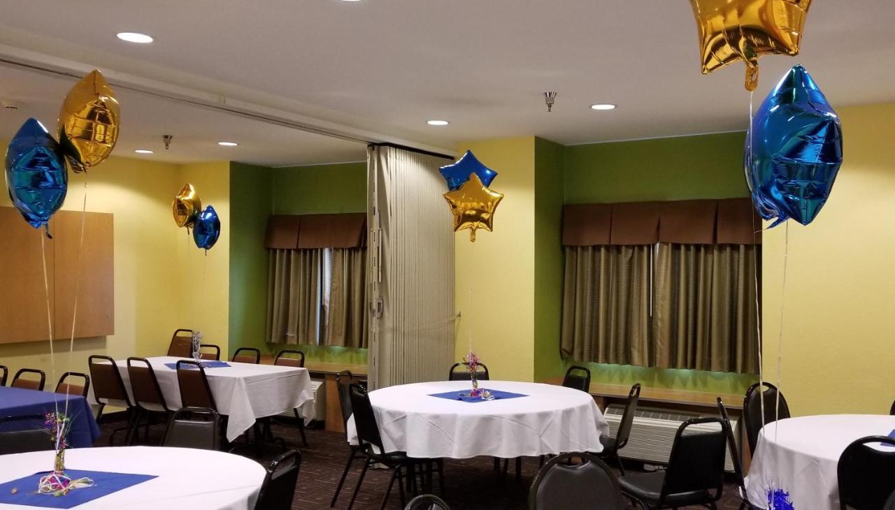 Microtel Inn & Suites By Wyndham Delphos Esterno foto